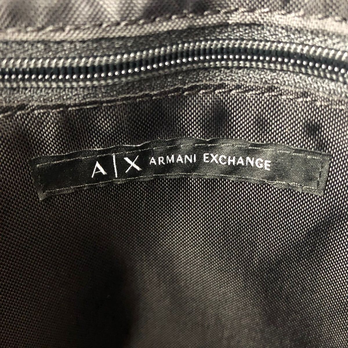 タグ付 未使用/現行 近年モデル◎ARMANI ショルダーバッグ サコッシュ クロスボディ ロゴ アルマーニ メンズ ビジネス ブラック 美品 黒_画像9