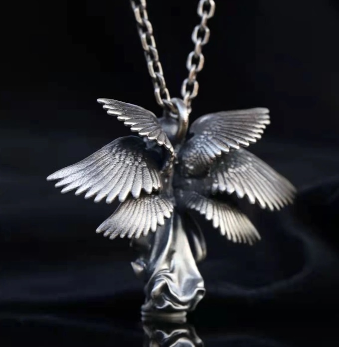 入荷！熾天使セラフィム 6枚羽 ネックレス 女神像 天使