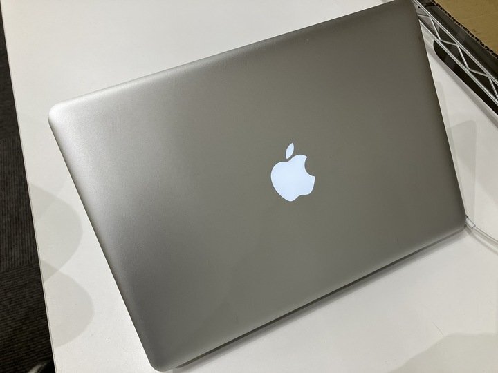 【I59794】MacBook Pro MD313J/A 箱 充電器 ジャンク品_画像3