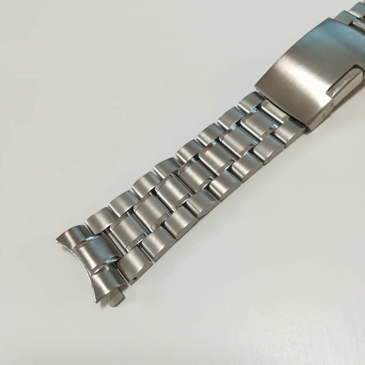 24mm 弓カン３連ステンレス腕時計ベルト_画像2