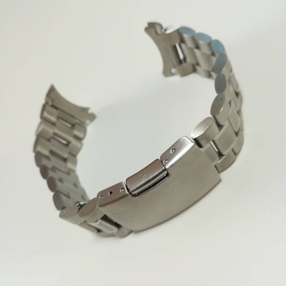 24mm 弓カン３連ステンレス腕時計ベルト_画像4
