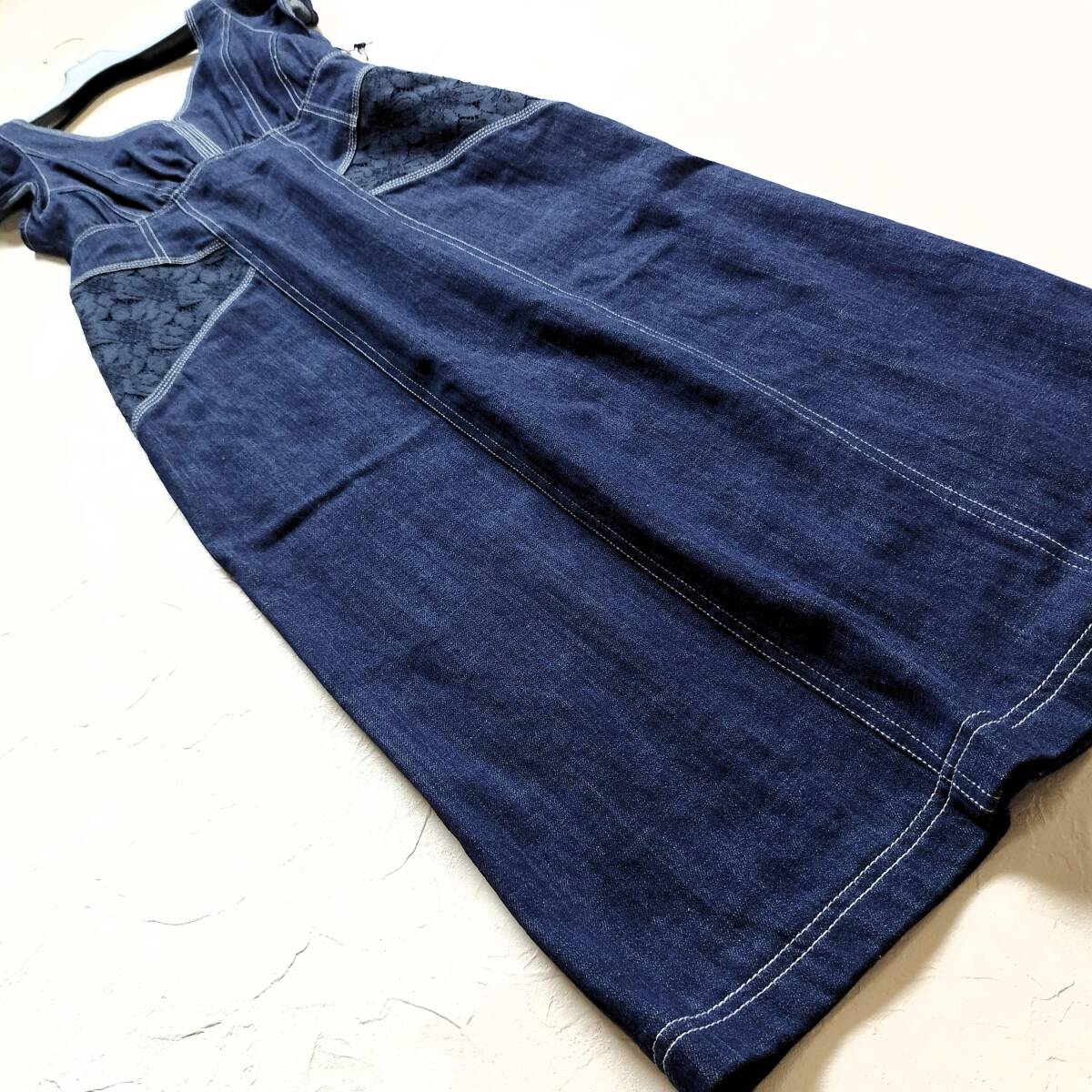 タグ付き♪新品＊ Herlipto ハーリップトゥ【定価2.2万】Ruffled Shoulder Denim Midi Dress 肩フリル デニム ワンピース♪インディゴM N2_画像4