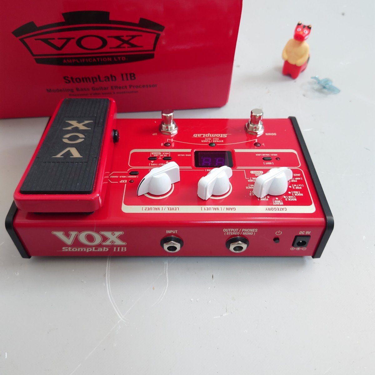 vox stomplab 2b IIB   база   мульти  эффектор   BOX идет в комплекте   товар в хорошем состоянии   доставка бесплатно  ☆