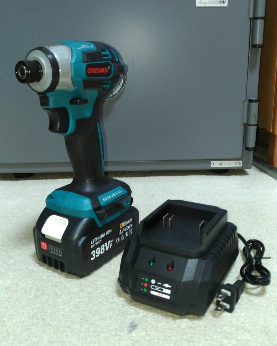 ☆良品☆【新型BLモデル】新型インパクトドライバー 軽量 パワーアップ600n.m 7200RPM 18vマキタ173互換 makita バッテリー588VF 充電器