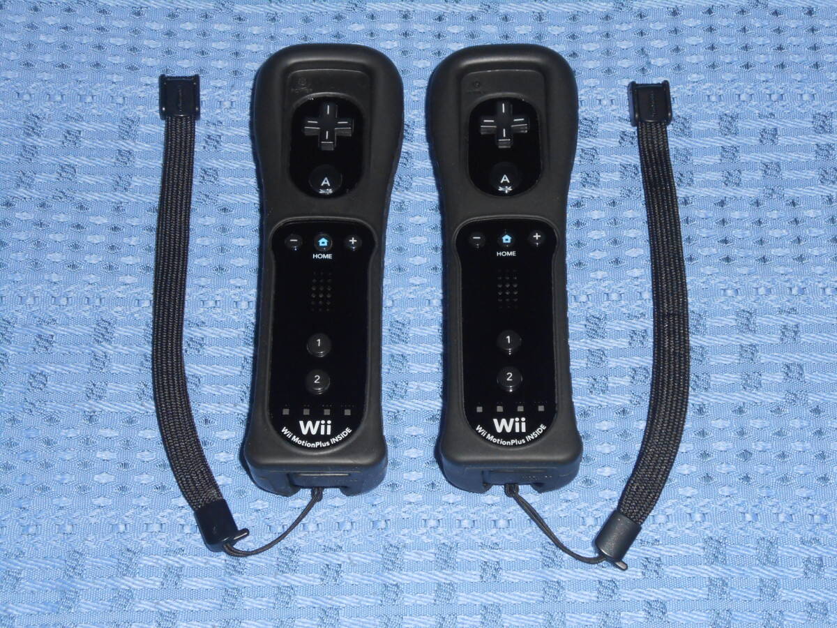 Wiiリモコンプラス(Wiiモーションプラス内蔵)２個 黒(kuro クロ ブラック) ジャケット(カバー)・ストラップ付き RVL-036 任天堂 Nintendo_画像1