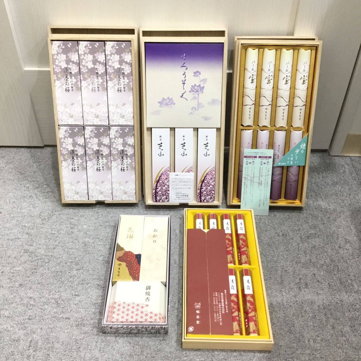 [10171] unused storage goods * Japan .. dove ..... etc. fragrance incense stick 5 box together high class incense stick Kiyoshi .. lacquer black. Sakura box equipped two next Ryuutsu goods 