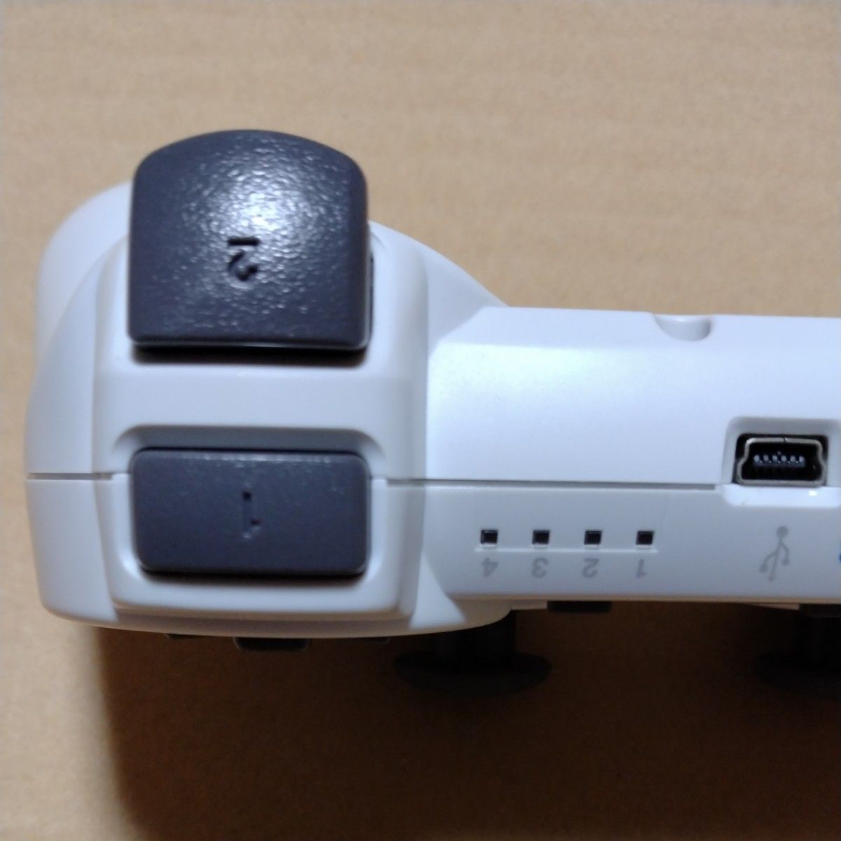 ② 【PS3】 ワイヤレスコントローラ　DUALSHOCK3　Vita TV edition White CECH-ZC2JVT