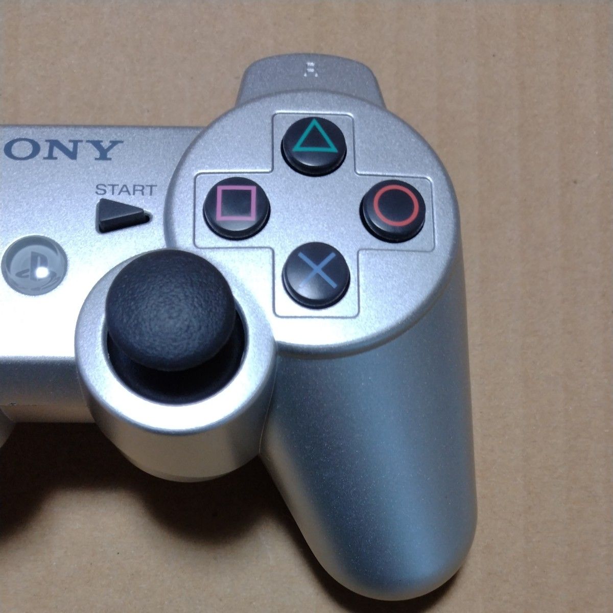 ② 【PS3】 ワイヤレスコントローラー DUALSHOCK3 サテン・シルバー CECH-ZC2JSS　デュアルショック3