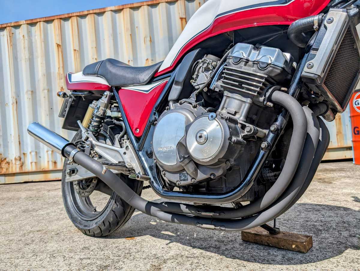 ホンダ CB400SF NC31 平成6年 燃料計付き NEW外装 ビキニカウル 新品マフラー 前後新品タイヤ 65000㎞～ 茨城から 車検あり_画像5