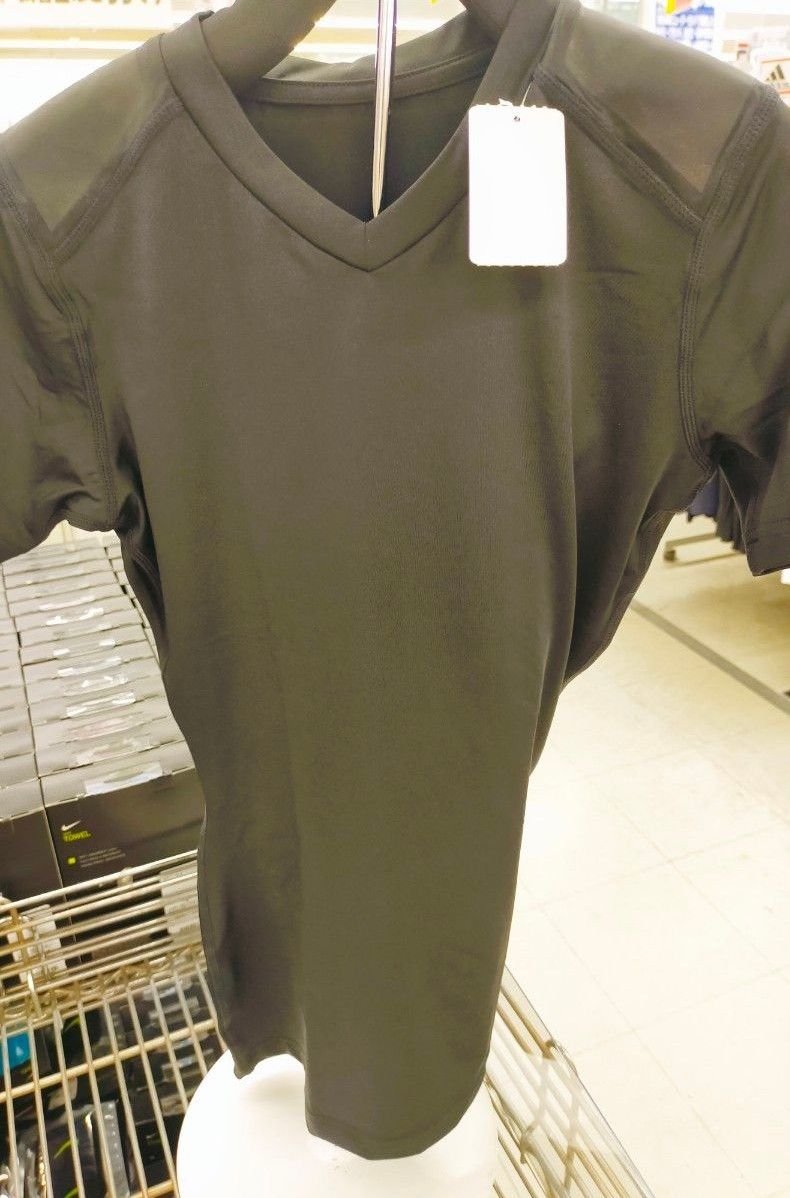 新品 未使用 Мサイズ メンズ ゴルフ 練習用 インナーシャツ ホワイトシャツ 定価4180円 