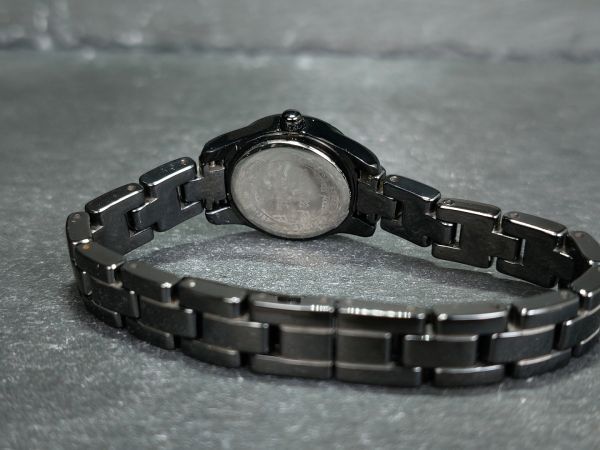 超美品 FOLLI FOLLIE フォリフォリ WF1E012BP アナログ クォーツ 腕時計 ブラック シェル文字盤 スモールサイズ メタルベルト 電池交換済み_画像6