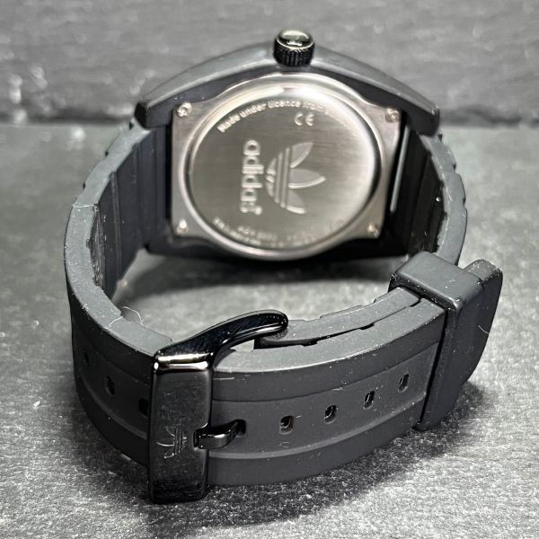 adidas Adidas SANTIAGO солнечный tiagoADH2880 наручные часы аналог кварц 3 стрелки черный циферблат силикон ремень с коробкой новый товар батарейка заменена 