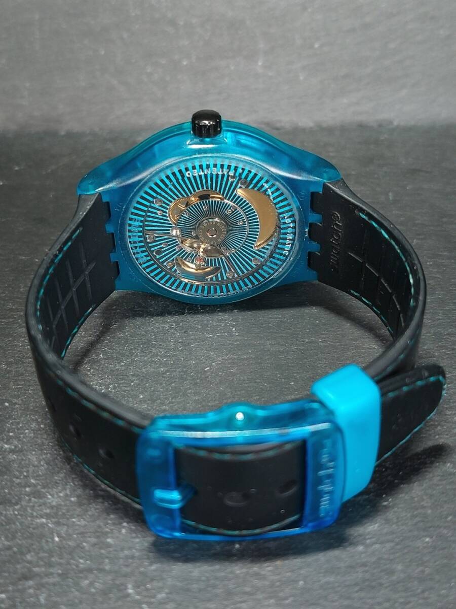 SWATCH スウォッチ AUTOMATIC オートマチック SISTEM51 アナログ 自動巻き 腕時計 ブラック文字盤 ブルー デイトカレンダー ラバーベルトの画像6