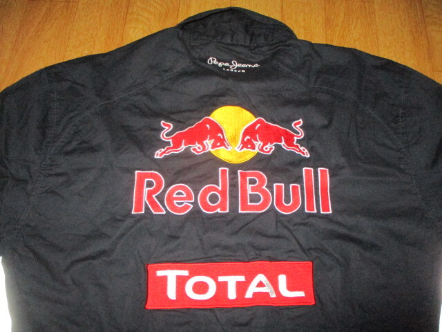 REDBULL* Pepe Jeans все вышивка Logo Red Bull Pirelli Casio *F1* официальный команда копия * рубашка "pit shirt" размер L(LL соответствует ) прекрасный б/у 