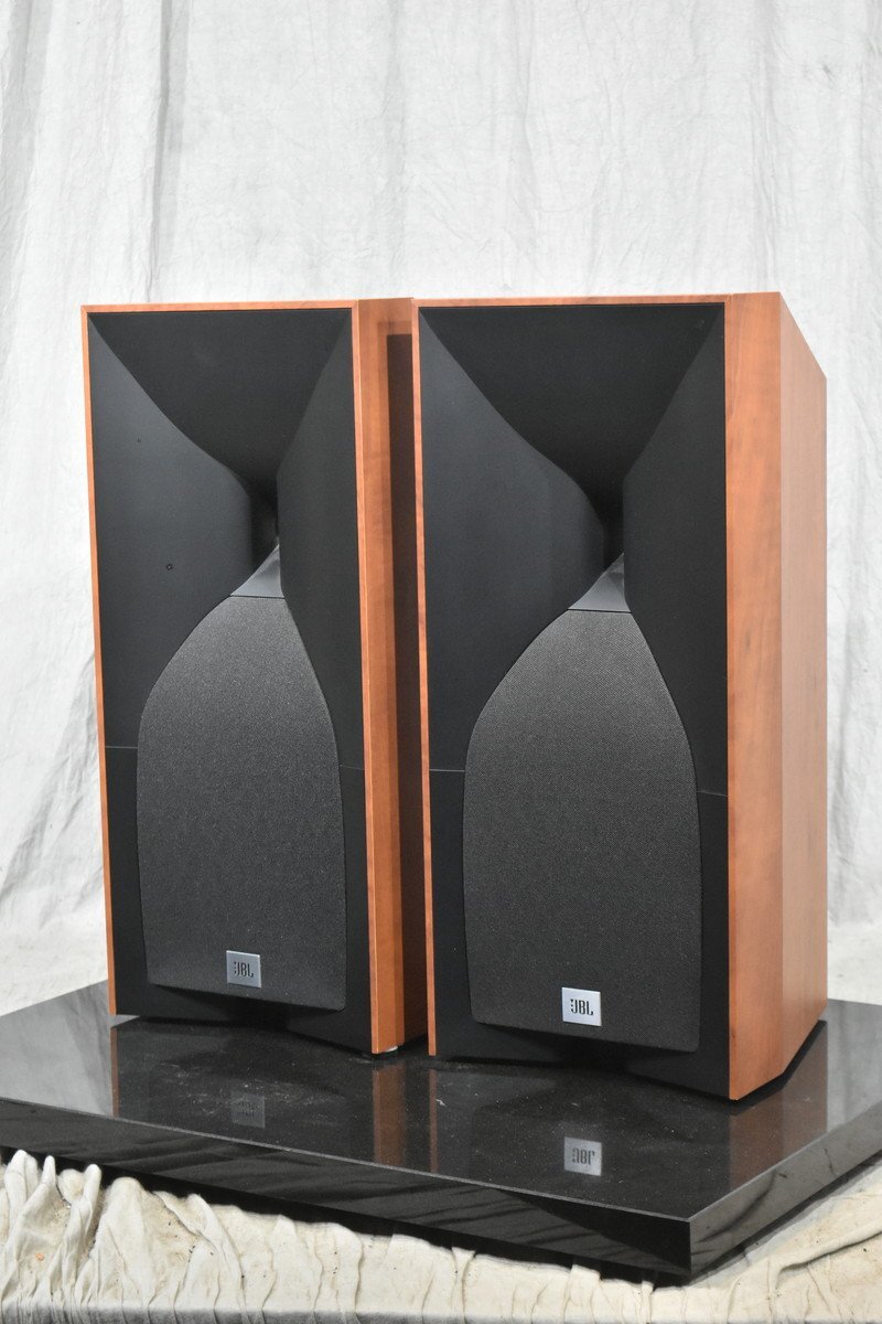 JBL speaker pair STUDIO 530