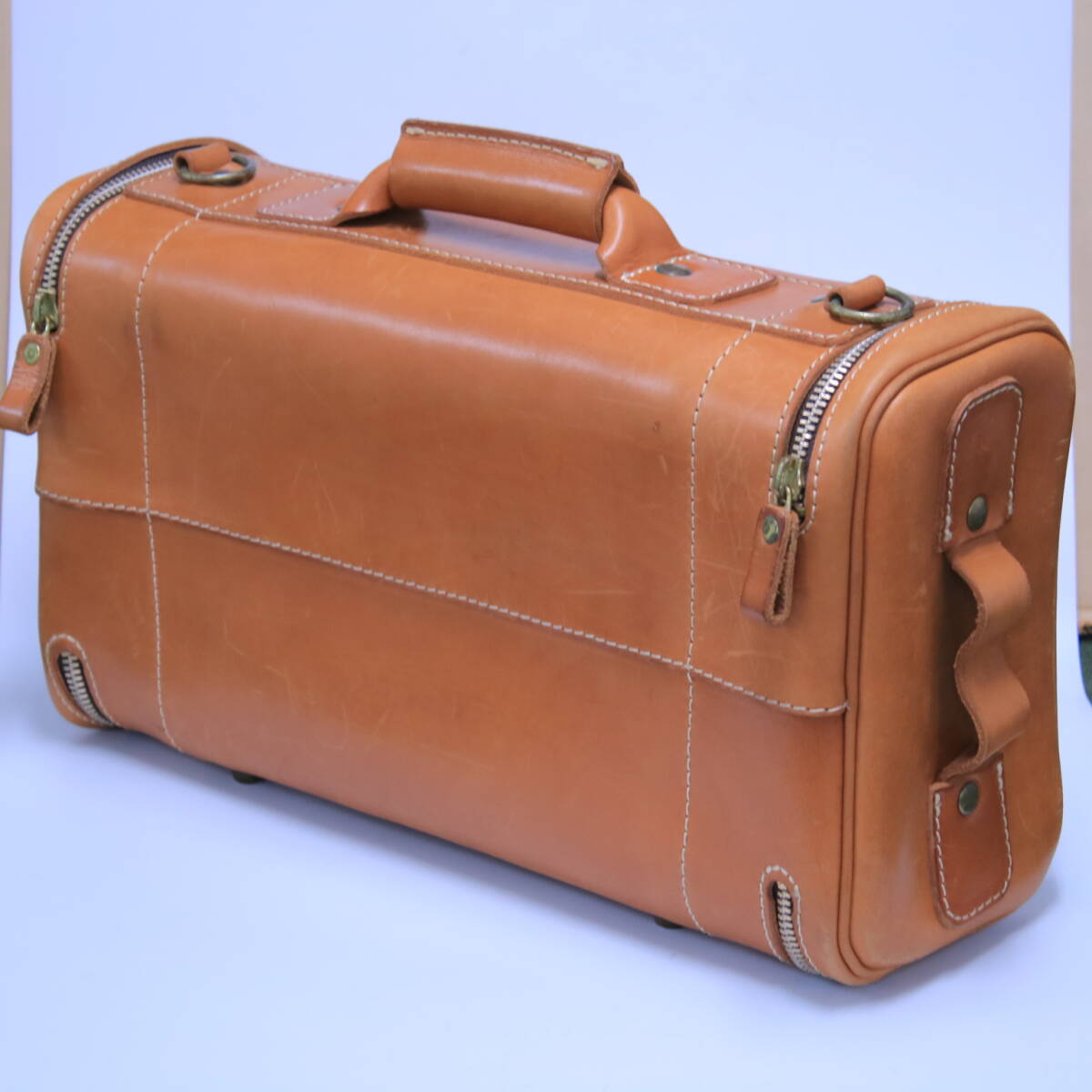 a//A7539 HERZ ад tsu три слой структура коробка type сумка "Boston bag" M размер Camel плечо с ремешком .