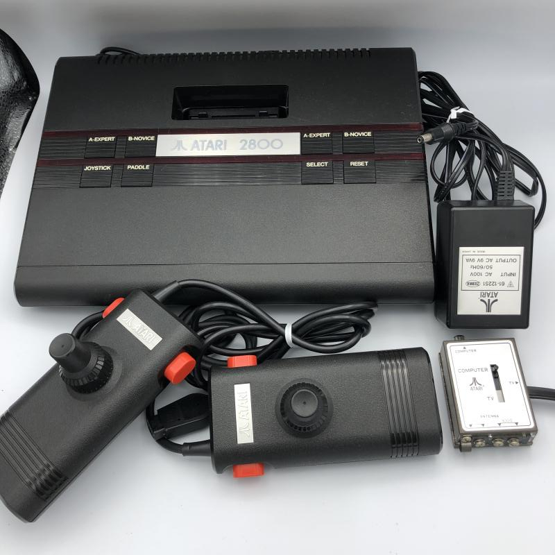 ジャンク 本体 アタリ２８００ ソフト４本セット 動作不良品 保証無し アダプタ 各種取説 ATARI2800_画像1