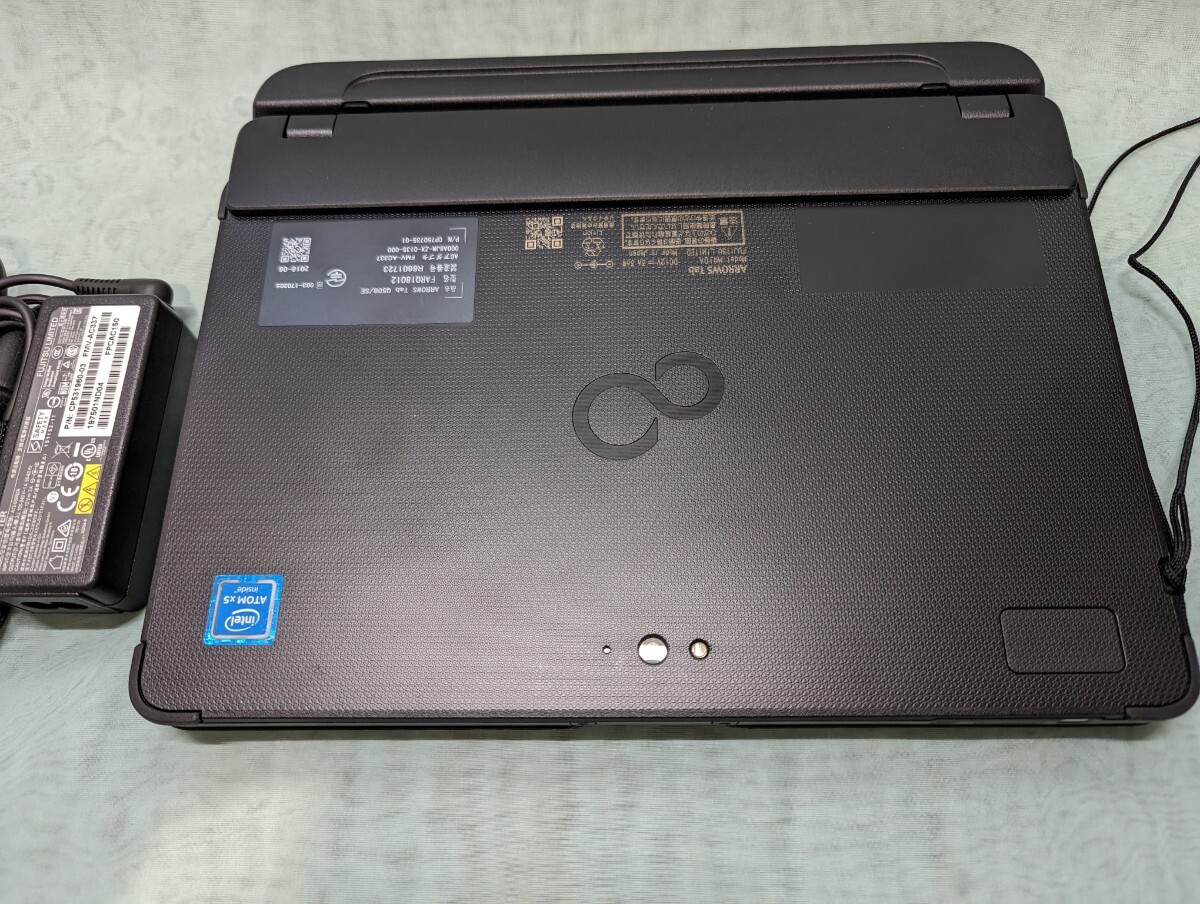 Fujitsu タブレット ARROWS Tab Q508/SE (SSD128GB)/キーボード付