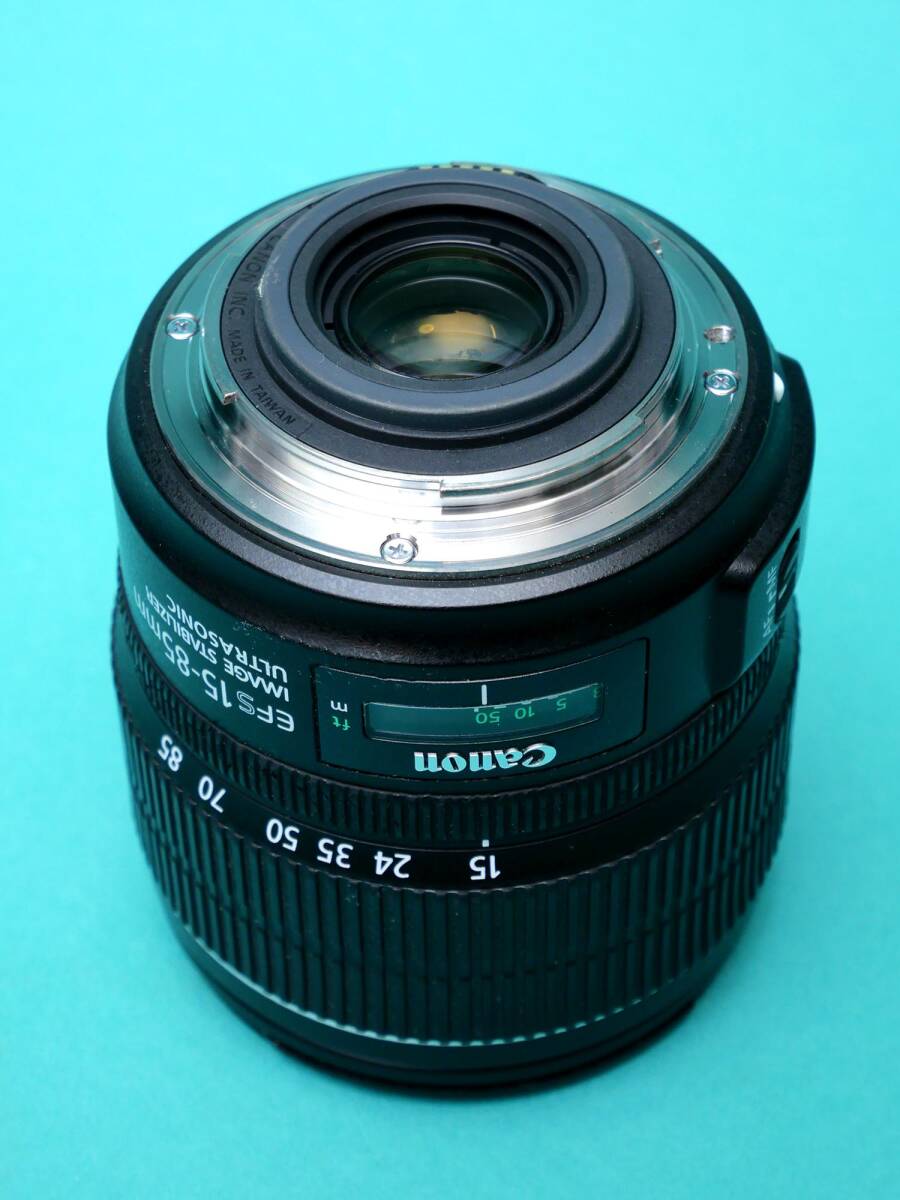 Canon EFS 15-85mm f3.5-5.6 IS USM 美品 Kenko MCUVフィルターのおまけ付き！の画像4