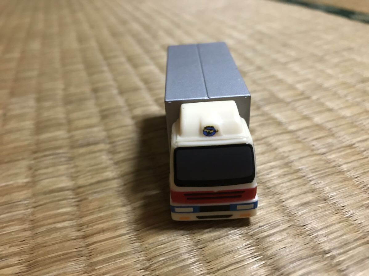 トナミ運輸　プルバックカー_画像5