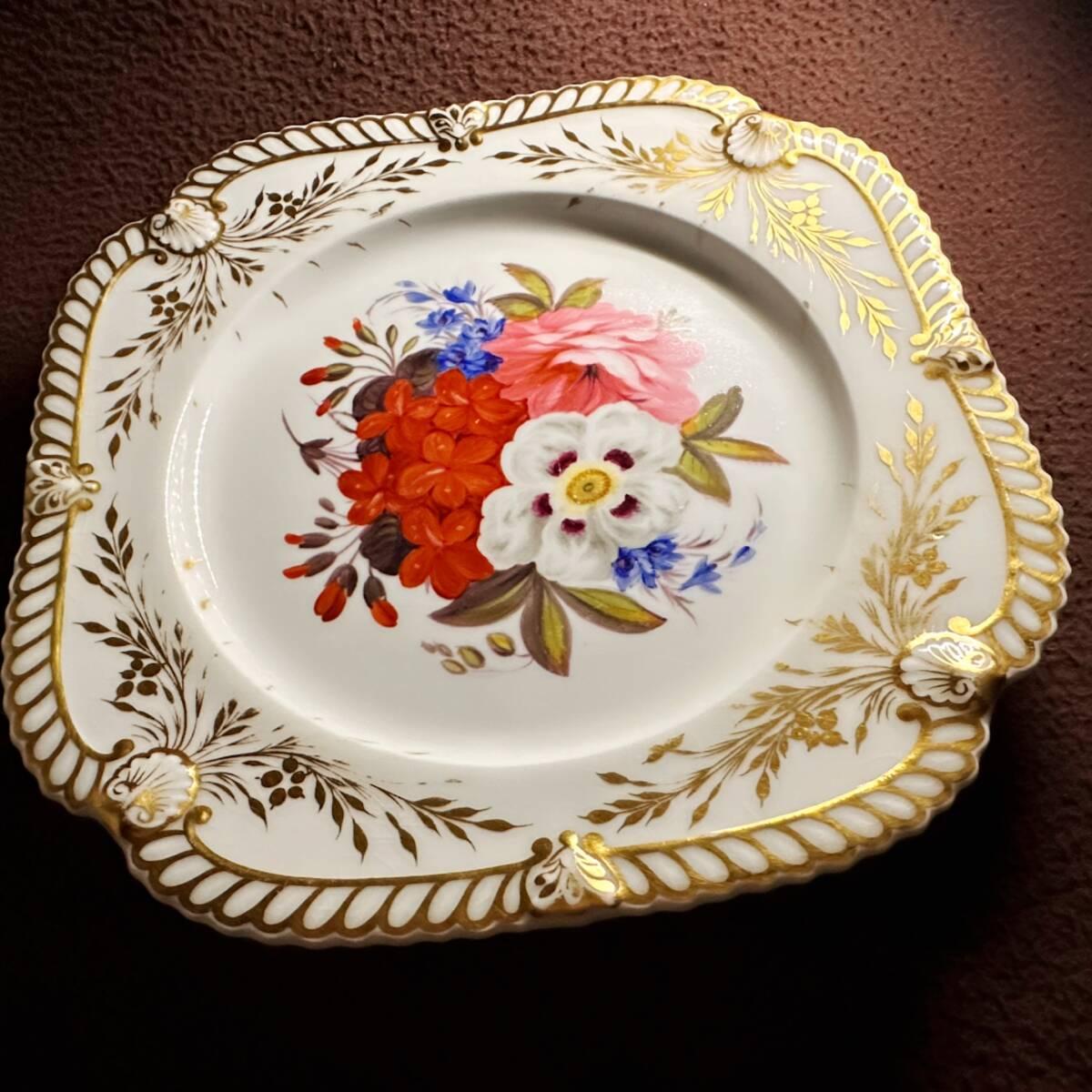 チェンバレンズ・ウースター イギリス リージェント　キャビネット・プレート　ハンドペイント花束絵 金彩装飾　角形飾り皿　1820年頃_画像3