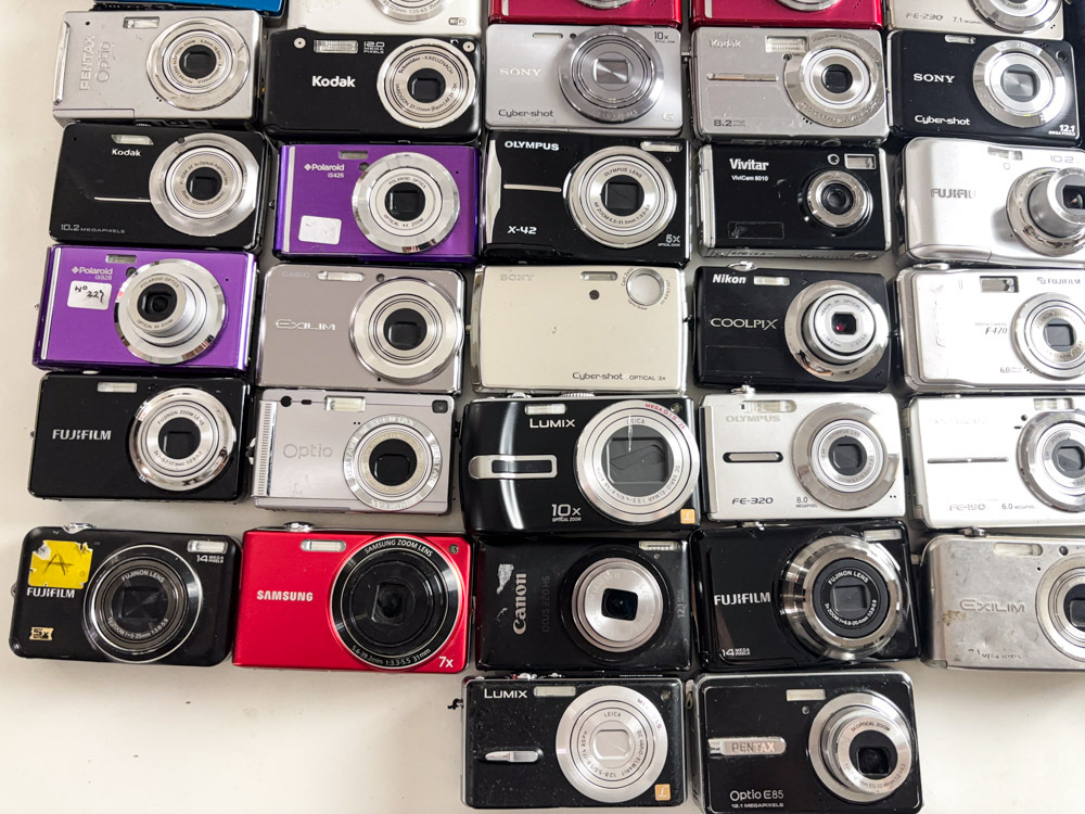 50台 現状未確認中古品 ジャンク扱い コンパクトデジタルカメラ 大量 まとめ売り まとめ CANON NIKON KODAK OLYMPUS FUJIFILM 06005①の画像4