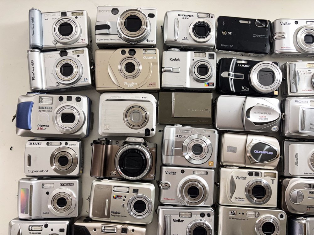 50台 現状未確認中古品 ジャンク扱い コンパクトデジタルカメラ 大量 まとめ売り まとめ CANON NIKON KODAK OLYMPUS FUJIFILM 06005③の画像2