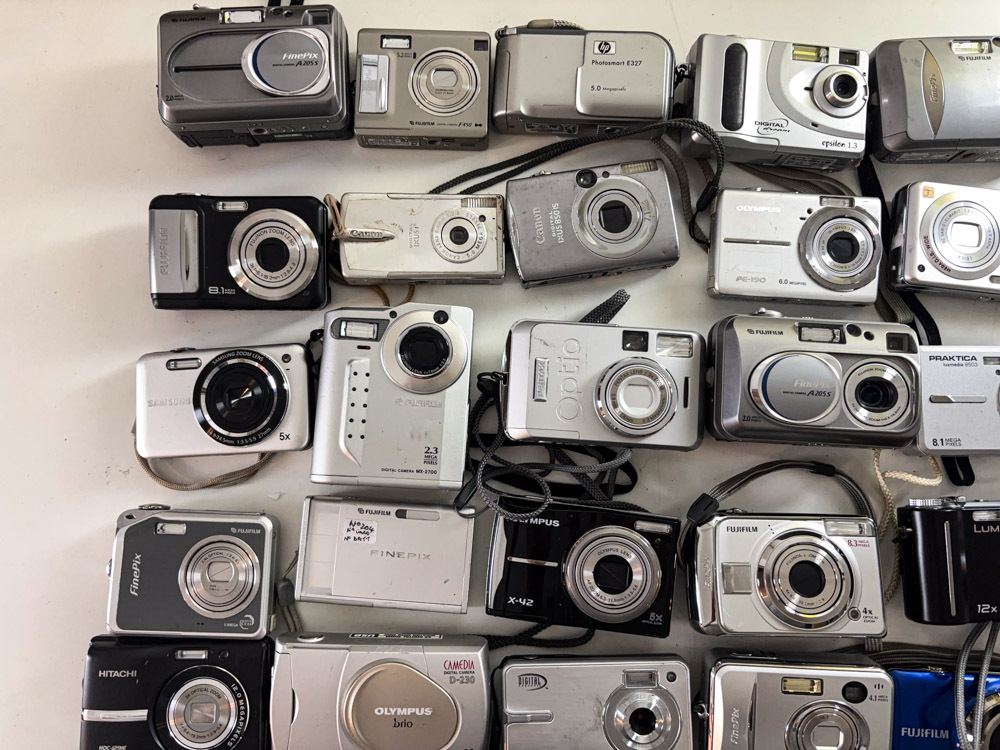35台 現状未確認中古品 コンパクトデジタルカメラ 大量 まとめ売り まとめ セット CANON NIKON KODAK OLYMPUS FUJIFILM 06005⑥_画像2