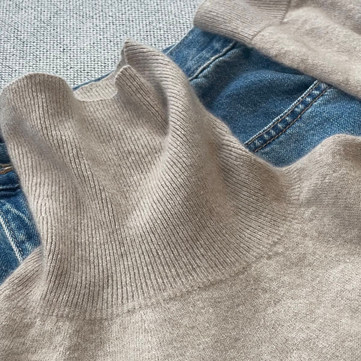 UNIQLOユニクロ3Dカシミヤタートルネックセーター長袖ベージュM UNIQLOユニクロ3Dカシミヤタートルネックセーター長袖ベージュM