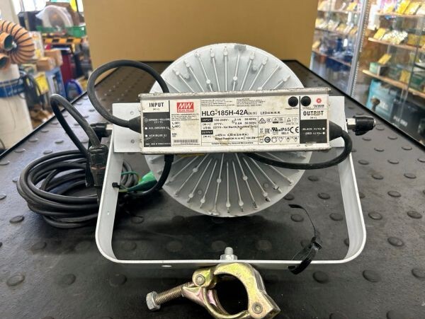[ Aichi Tokai shop ]CG632[ settlement of accounts large liquidation! selling up ] day moving LED floodlight L150V2-D-HW-50K power supply equipment one body daytime white color *nichidou lighting nighttime light * used 