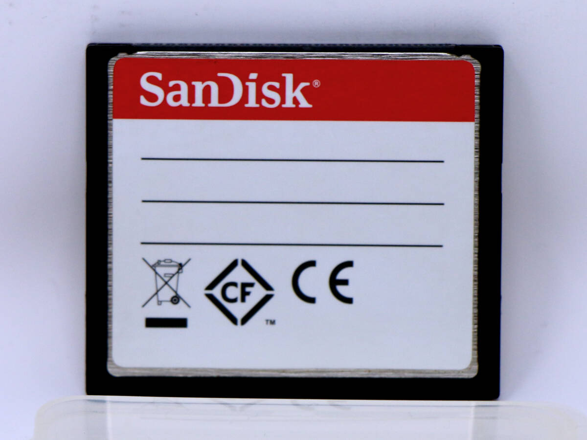 ★☆希少★CFカード 32GB SanDisk Extreme 120MBs UDMA7 CompactFlash　ケース付属★中古良品☆★_画像2