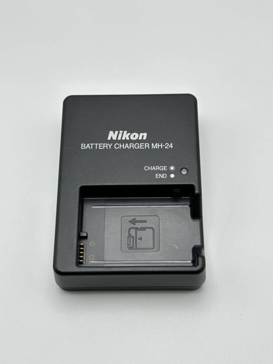 Nikon ニコン バッテリーチャージャー MH-24