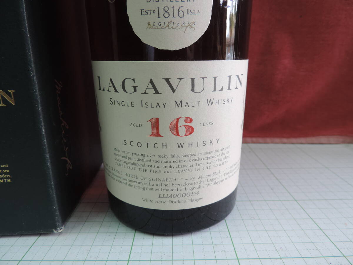 古酒【未開栓】 ラガヴーリン 16年 旧ボトル 1000ml 43% LAGAVULIN アイラ シングルモルト ウイスキー 箱付き の画像3