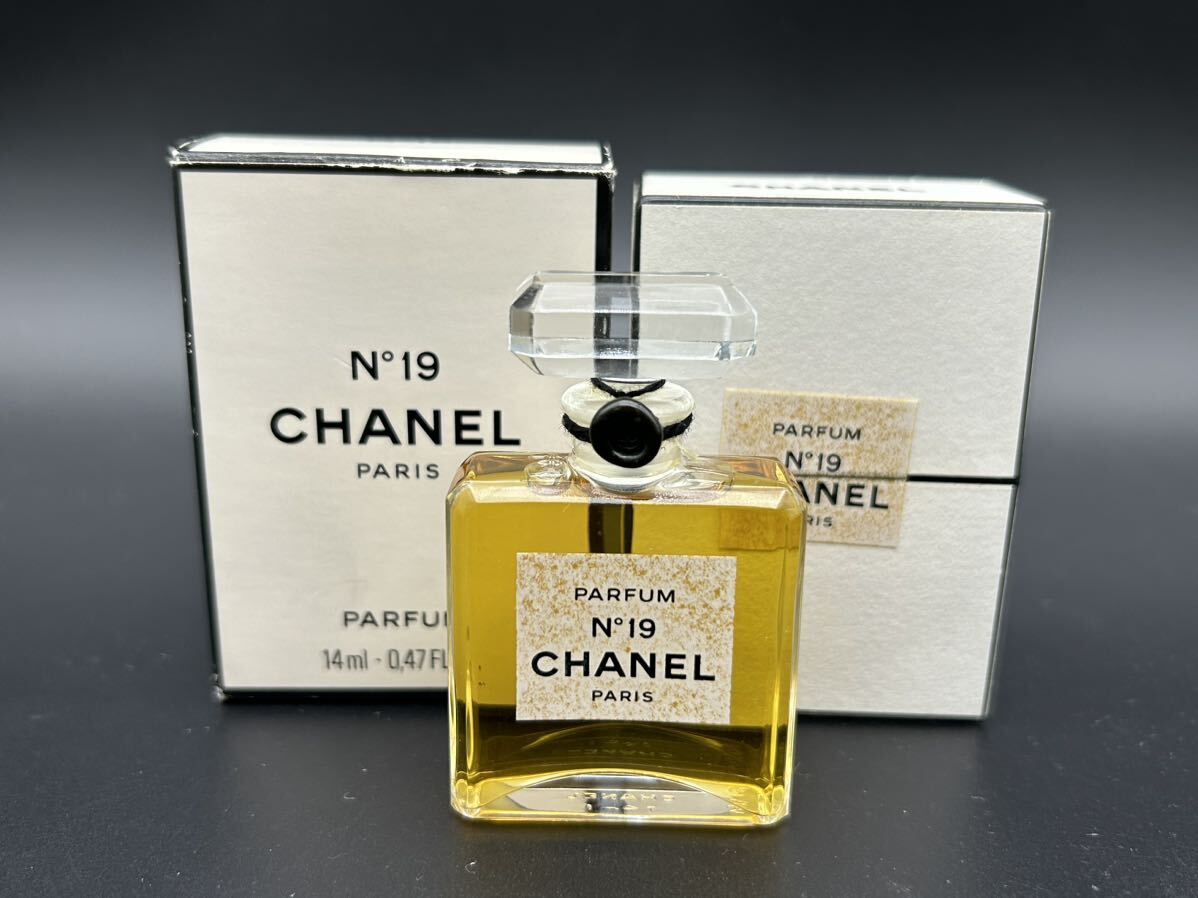 【S3-22】CHANEL シャネル 香水 フレグランス PARFUM N°19 PARIS 14ml /COCO PARFUM 7ml 未使用保管品 箱付_画像2