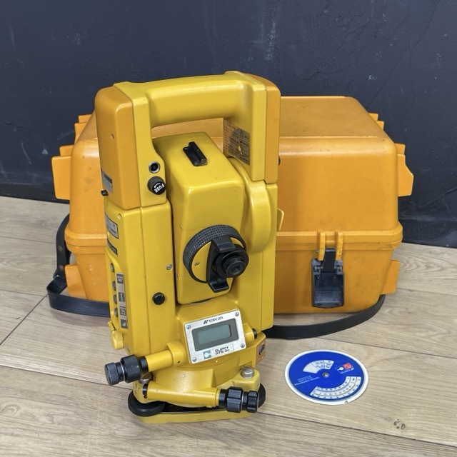 TOPCON GTS-310 トプコン 超高速測距 トータルステーション 測量機器 測定 ケース付き 建築 建設 土木 工事 通電OK 【中古】/65656_画像1