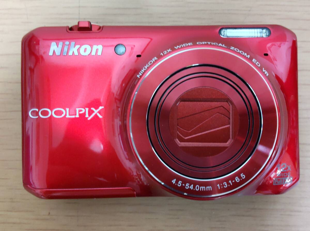 【U11199】キレイ目 中古現状渡し Nikon COOLPIX S6400 レッド コンパクトデジタルカメラ 通電確認済み_画像3