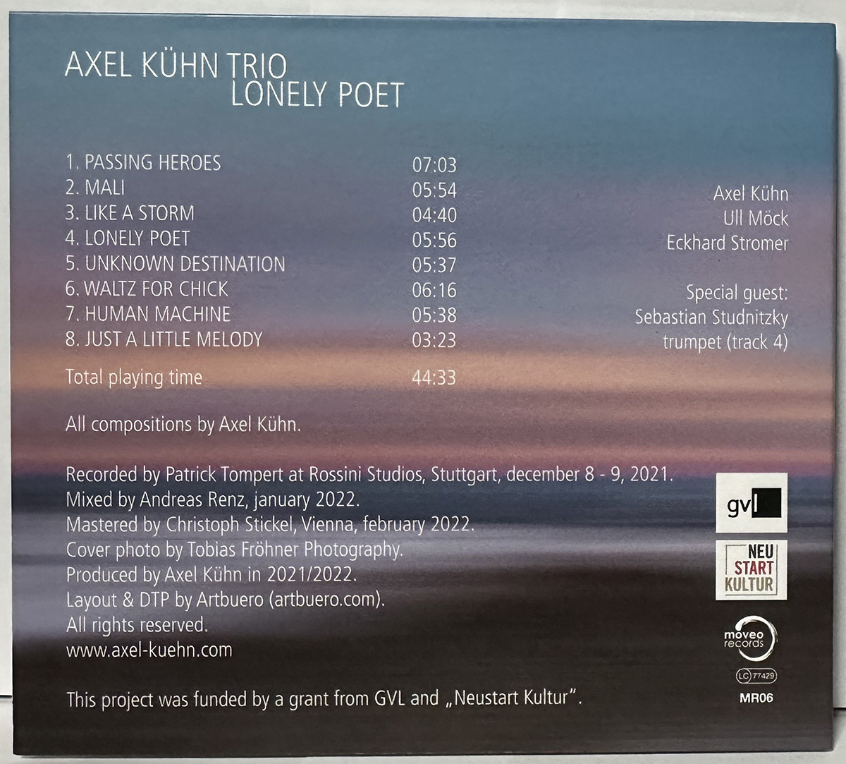 Lonely Poet / Axel Kuhn Trioの画像2