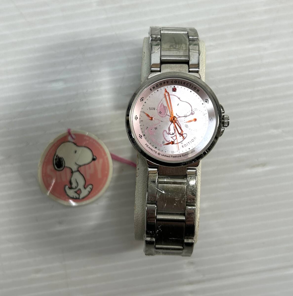 SNOOPY Snoopy Triple calendar Limited Edition wristwatch lady's 