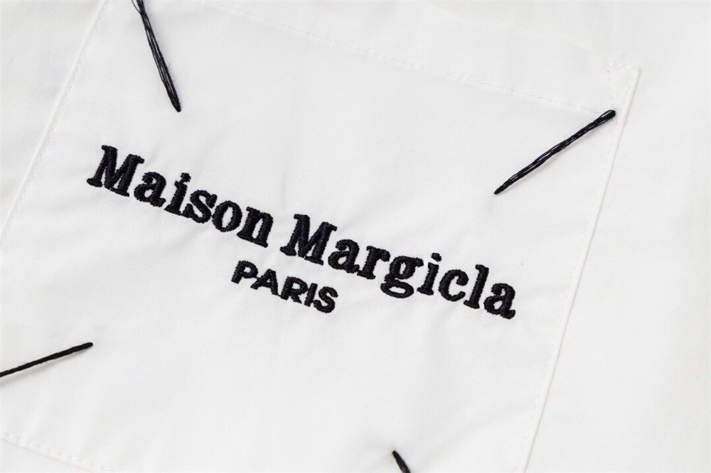 MM6 MAISON MARGIELA プリントシャツ オーバーフィット ナンバーロゴ ブラウス おしゃれ 男女兼用 長袖 シャツ ホワイト Lサイズの画像5