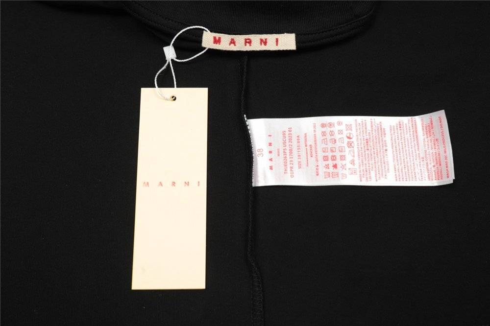 MARNI マルニ ロゴ入り コットン製 半袖Tシャツ ブラック カットソー ユニセックス 38サイズ（155/80A）_画像3