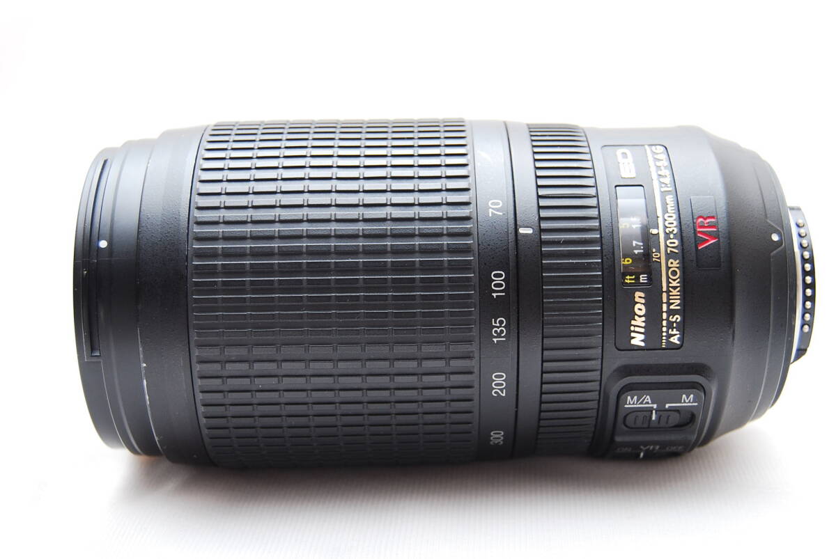 ★Nikon AF-S VR Zoom Nikkor 70-300mm f/4.5-5.6G IF-ED　望遠ズームレンズ★_画像2