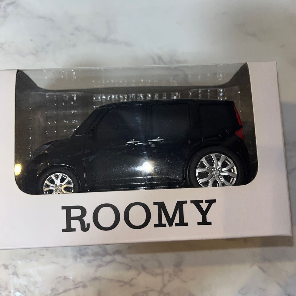 トヨタ ルーミー TOYOTA ROOMY 非売品 プルバックカー ミニカーモデルカー　カラーサンプル　 ブラックマイカ_画像1