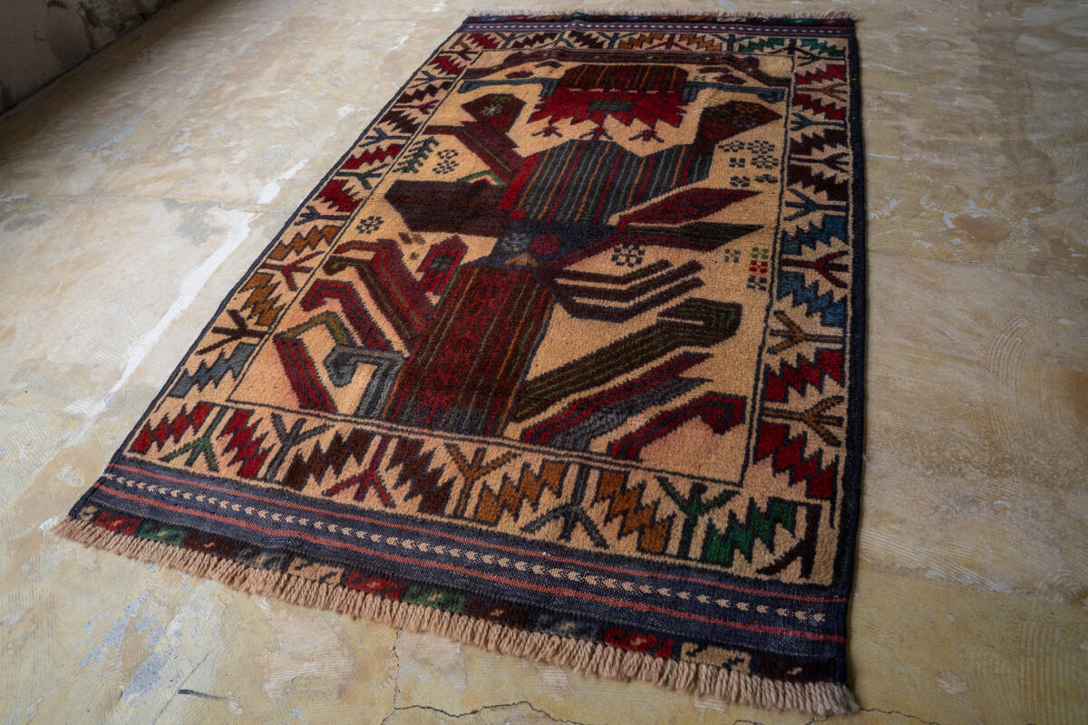 ￥25,000→￥15,000 スペシャル価格 142×89cm トライバルラグ 手織り 絨毯 カーペット ヴィンテージ ラグ ペルシャ絨毯 アウトレット_画像2