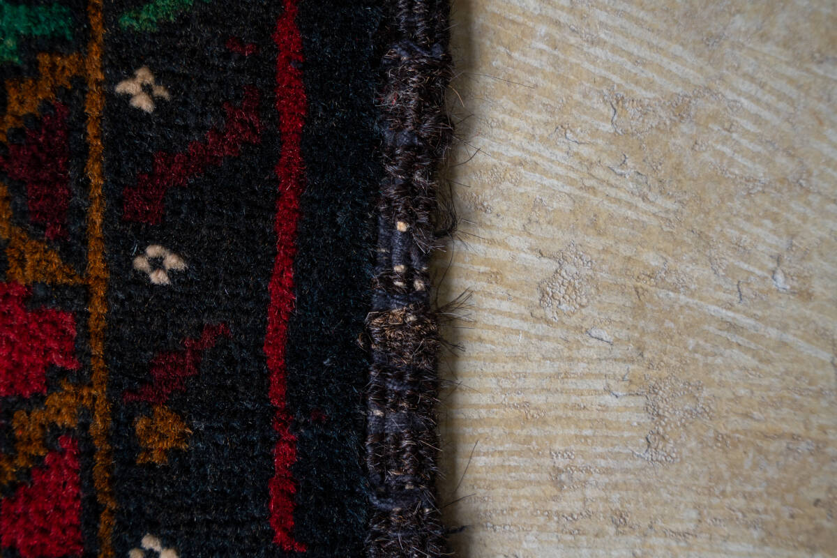 ￥35,000→￥25,000 スペシャル価格 191×104cm トライバルラグ 手織り 絨毯 カーペット ヴィンテージ ラグ ペルシャ絨毯 アウトレット_画像9