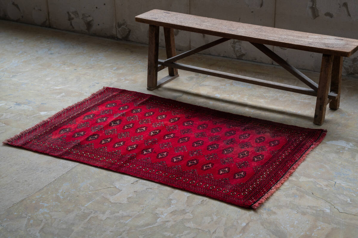 26 000→¥16 000 スペシャル価格 133×85cm トライバルラグ 26 000→¥16 000 スペシャル価格 133×85cm トライバルラグ