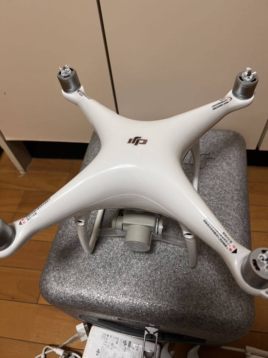 DJI Phantom 4 Pro＋ V2.0 ドローン 　純正バッテリー2枚_画像2