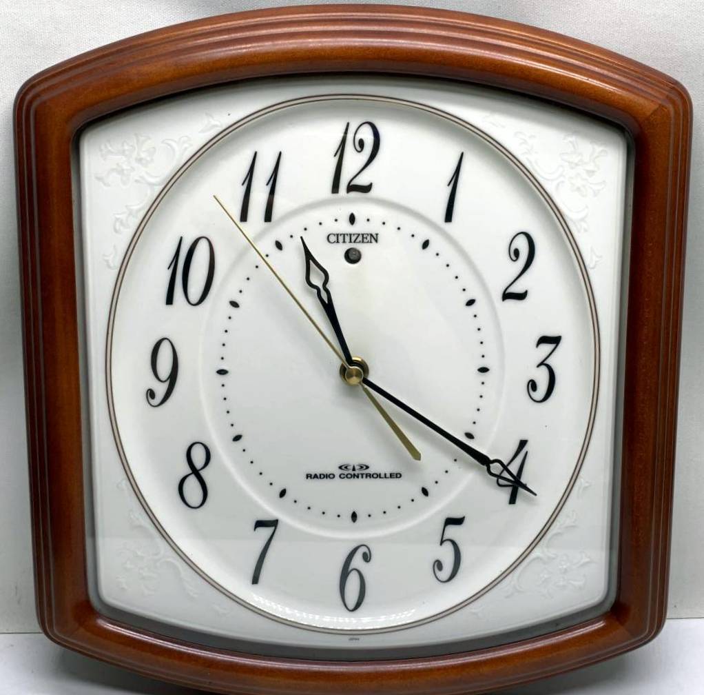＜綺麗＞CITIZEN ラジオコントロール 壁掛時計 ネムリーナ 4MY608-0 木製/陶器製 電波時計 シチズンの画像1