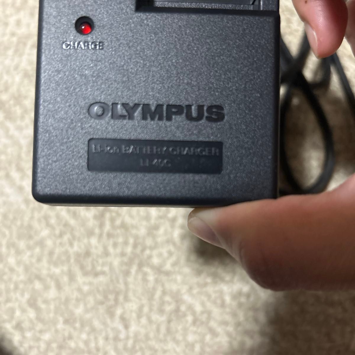 OLYMPUSカメラ充電器