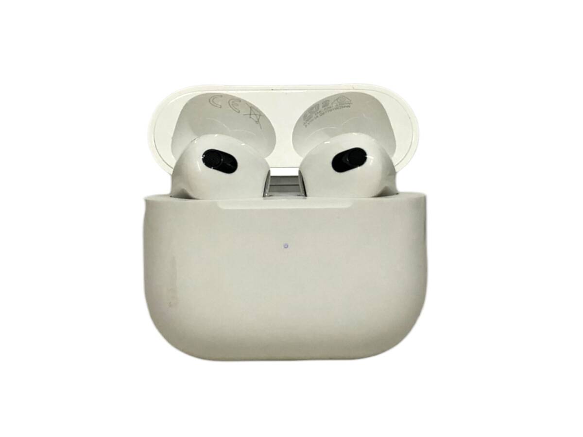 Apple (アップル) 第3世代 AirPods エアポッズ Lightning充電ケース付き ワイヤレスイヤホン MPNY3J/A ホワイト 家電/078_画像1