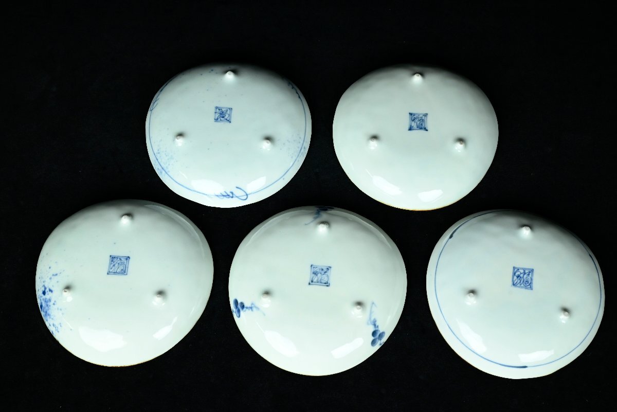 [.] первый период Imari белый фарфор с синим рисунком цветок .. волна map изменение .. тарелка три пара тарелка . удача 2 -слойный угол удача 5 покупатель хурма правый ..[MC61u]